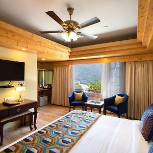 Superior King Valley View on Food & Beverages